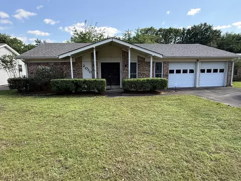 2030 Sycamore St, Paris, TX 75460