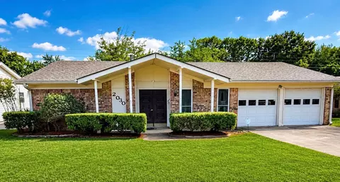 2030 Sycamore St, Paris, TX 75460