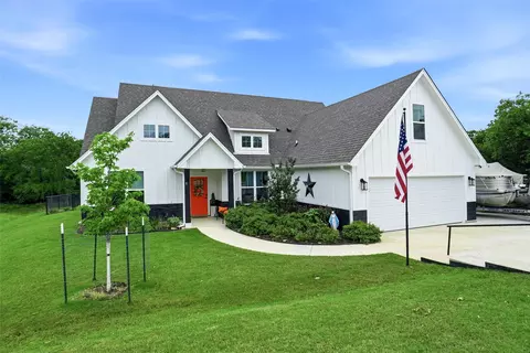 116 Lindsey Ln, Runaway Bay, TX 76426