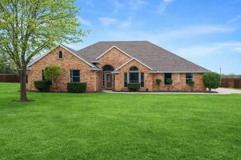 10123 W Clover Ln, Forney, TX 75126