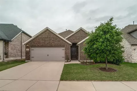 925 Royal Ln, Celina, TX 75009