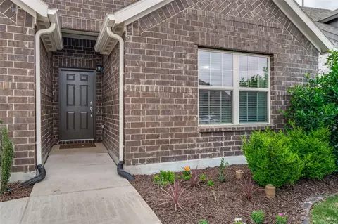 925 Royal Ln, Celina, TX 75009