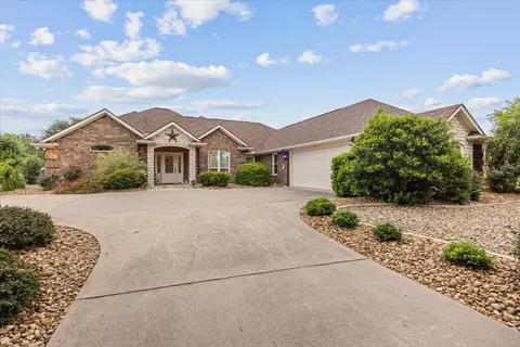 2102 Wood Duck Ln, Granbury, TX 76049