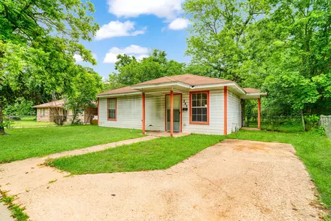 474 NE 11th St NE, Paris, TX 75460