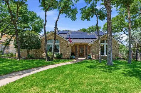 3072 High Cliff Dr, Grapevine, TX 76051