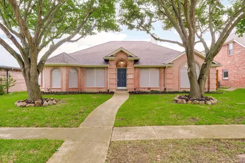 806 Green Apple Dr, Garland, TX 75044