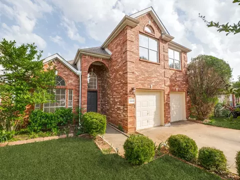 Exterior - 12604 Beech Tree Ln, Euless, TX 76040 photo 2 of 4