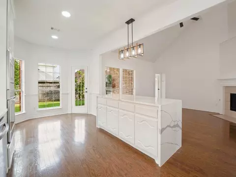 Kitchen - 12604 Beech Tree Ln, Euless, TX 76040 photo 5 of 5
