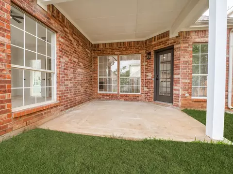 Exterior - 12604 Beech Tree Ln, Euless, TX 76040 photo 3 of 4