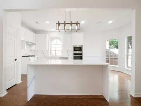 12604 Beech Tree Ln, Euless, TX 76040