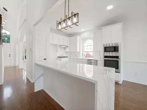 Kitchen - 12604 Beech Tree Ln, Euless, TX 76040 photo 2 of 5