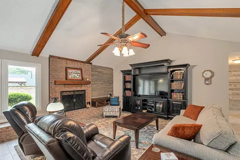 1102 Mill Run Rd, Athens, TX 75751