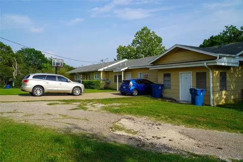 Exterior - 109 E 4th St, Keene, TX 76059 photo 2 of 11