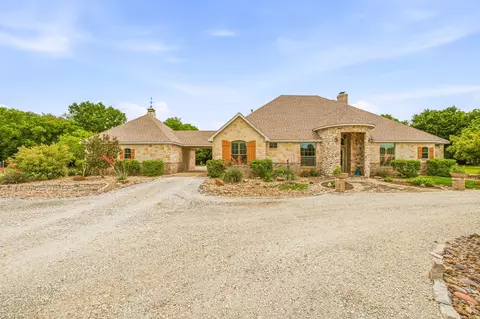 1384 Rock Creek Dr, Glen Rose, TX 76043