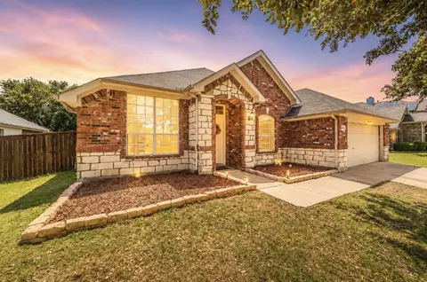 1011 Fleetwood Cove Dr, Grand Prairie, TX 75052