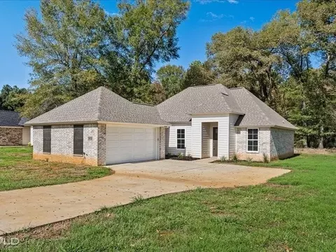 9436 N Pointe Cir, Greenwood, LA 71033
