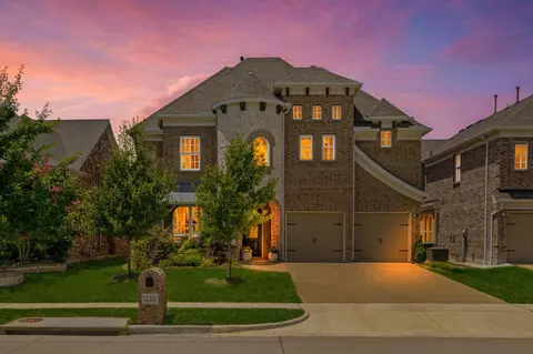 220 Daylily Dr, Wylie, TX 75098