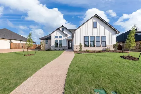 10208 Castleberry Ln, Waco, TX 76712