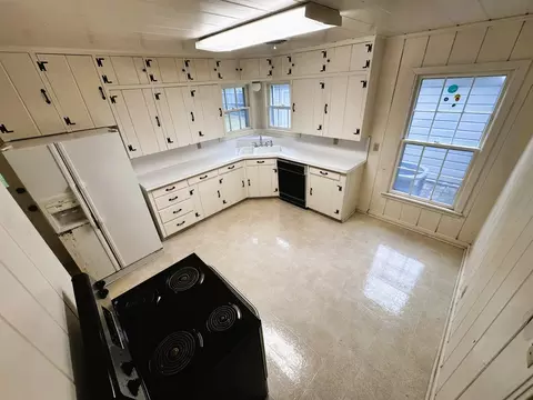 Kitchen - 305 Grace Ln, Terrell, TX 75160 photo 1 of 3