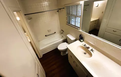 Bath - 305 Grace Ln, Terrell, TX 75160 photo 5 of 5