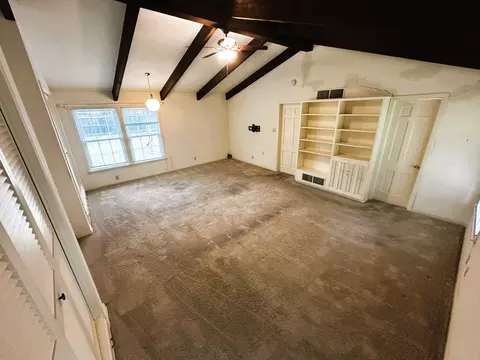 Living - 305 Grace Ln, Terrell, TX 75160 photo 4 of 6