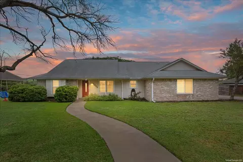 1004 Tillamook St, Hewitt, TX 76643