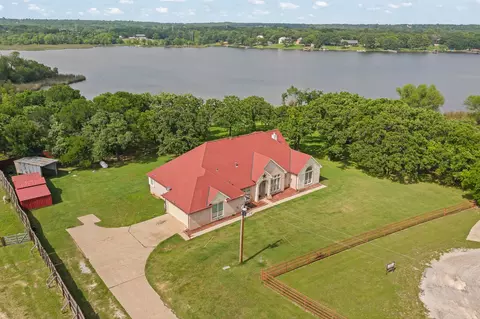 1701 W Lake Shore Dr, Alvarado, TX 76009