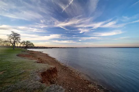 500 Waters Edge Dr #214, Lake Dallas, TX 75065