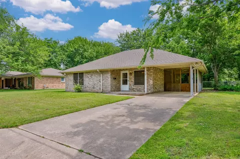 110 Pecan St, Whitesboro, TX 76273