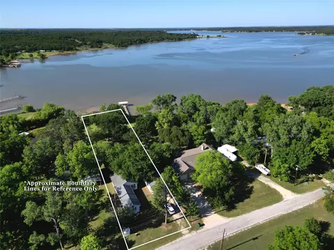306 Oak St, Nocona, TX 76255