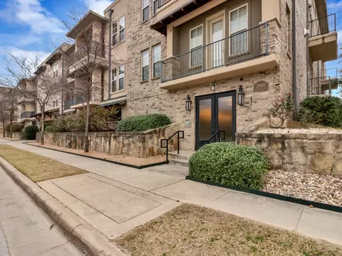 2800 Sandage Ave #206, Fort Worth, TX 76109