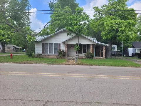 384 Monroe, Deport, TX 75435