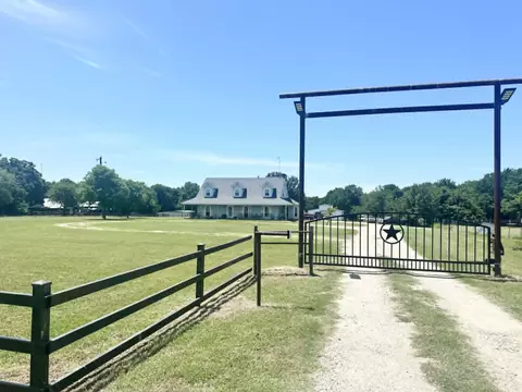 10042 Fm 1390, Scurry, TX 75158