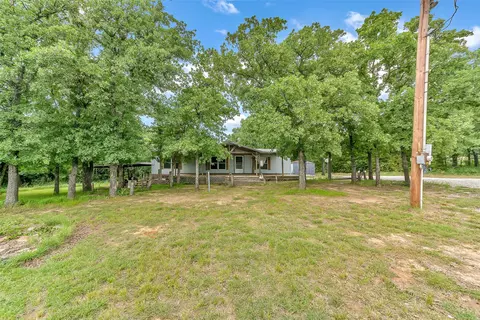 228 Slayden Dr, Sunset, TX 76270