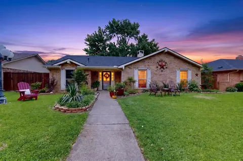 1021 Holland Dr, Garland, TX 75040
