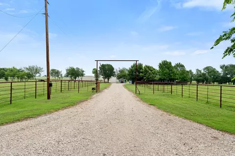 257 Bud Run Rd, Waxahachie, TX 75165