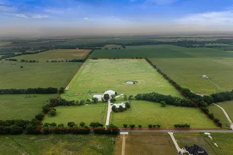 257 Bud Run Rd, Waxahachie, TX 75165