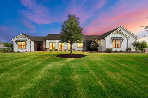 177 Bold Springs Ct, West, TX 76691