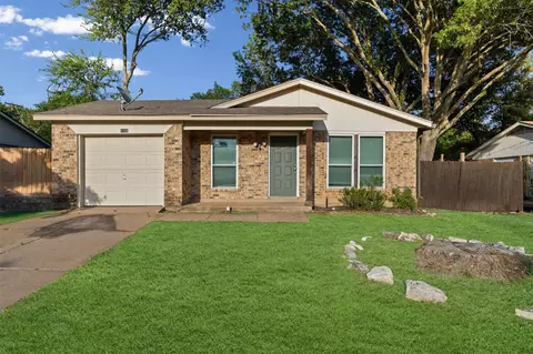 1123 Saturn Dr, Cedar Hill, TX 75104