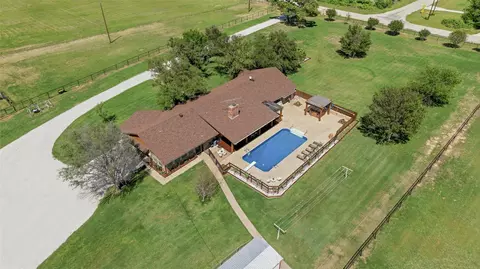 View/Area - 911 Mcvoid Rd, Springtown, TX 76082 photo 1 of 6
