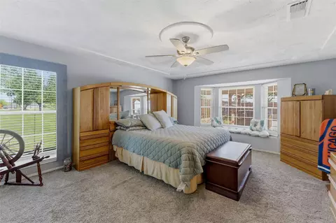 Bedroom - 911 Mcvoid Rd, Springtown, TX 76082 photo 1 of 3