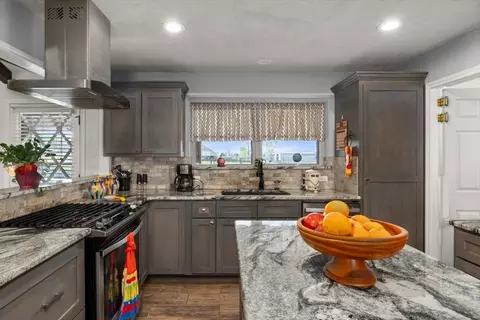 Kitchen - 911 Mcvoid Rd, Springtown, TX 76082 photo 1 of 1