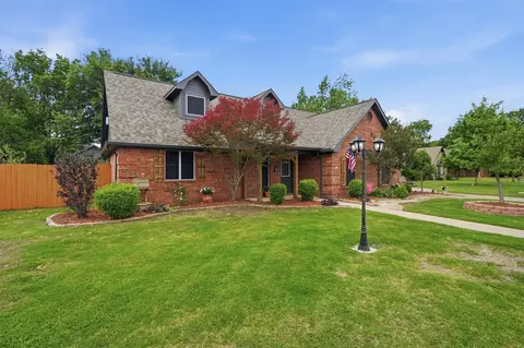 105 Franklin Ct, Pottsboro, TX 75076
