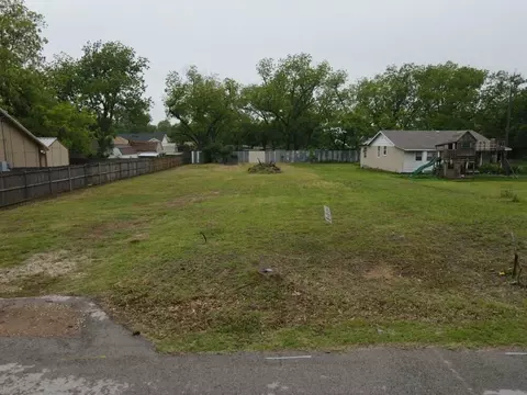 406 Maple St, Aubrey, TX 76227