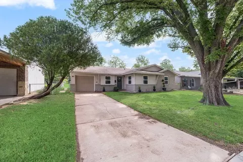 4342 Birch Dr, Mesquite, TX 75150