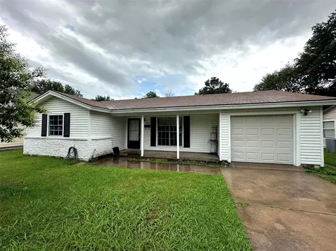 1902 Morgan St, Irving, TX 75062
