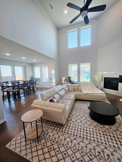 Living - 11104 Aspen Leaf Dr, Argyle, TX 76226 photo 3 of 4