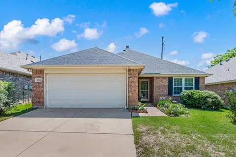 10008 Sourwood Dr, Fort Worth, TX 76244