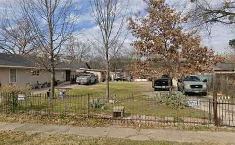 911 Gallagher St, Dallas, TX 75212