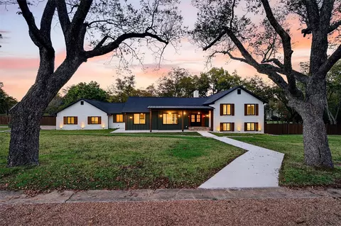 1 River Hills Dr, Denison, TX 75020